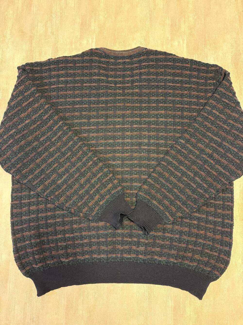 Vintage Tricots St. Raphael Men's Large V-Neck Merino Wool Sweater - Picture 6 of 6